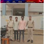 खरोरा पुलिस ने सुलझाया मोबाइल लूटकांड, दो आरोपी गिरफ्तार